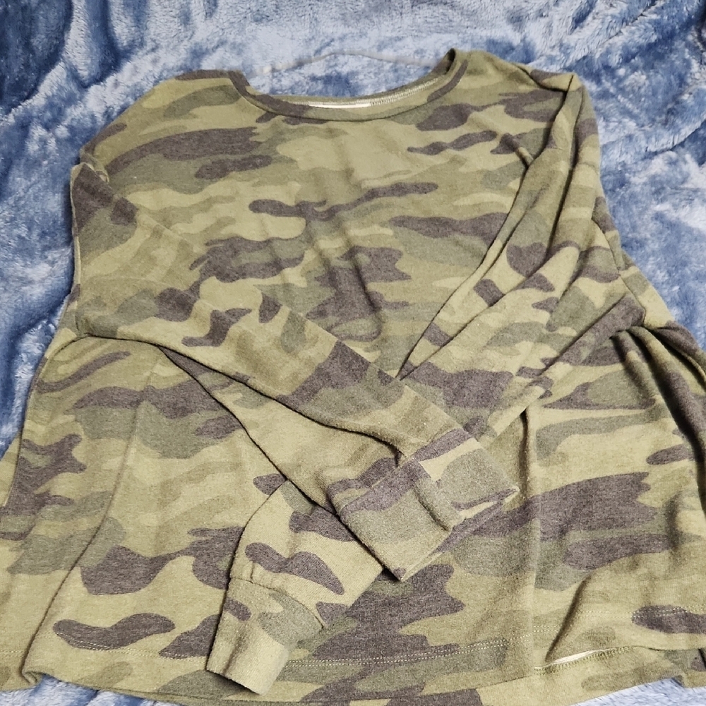 Time and Tru Green Camouflage Top